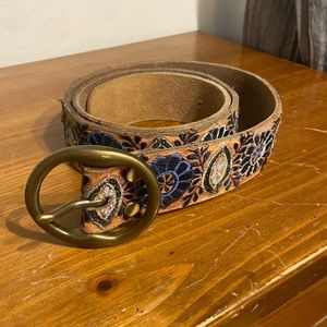 Lucky brand floral embroidered belt